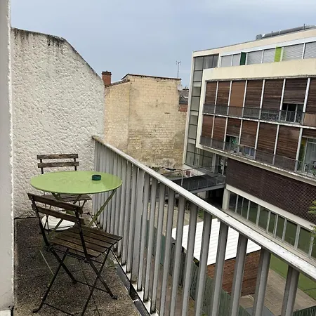 Idealement Situe En Centre-ville
